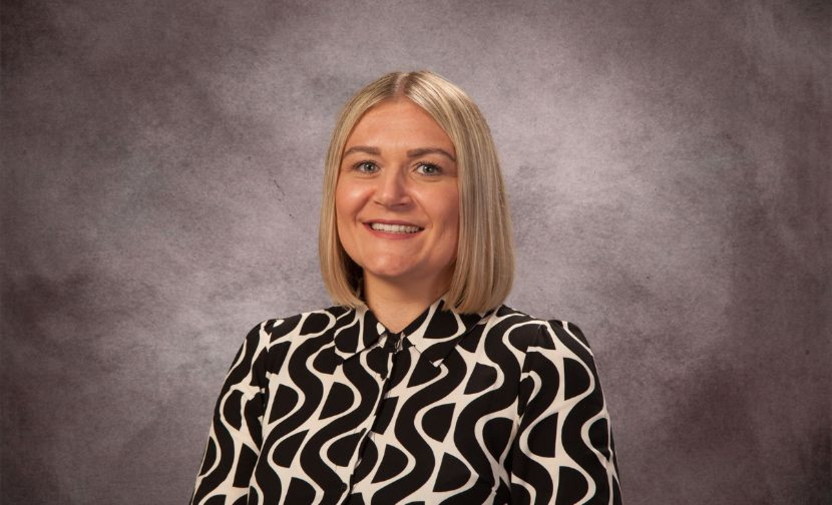 kelly smith headshot